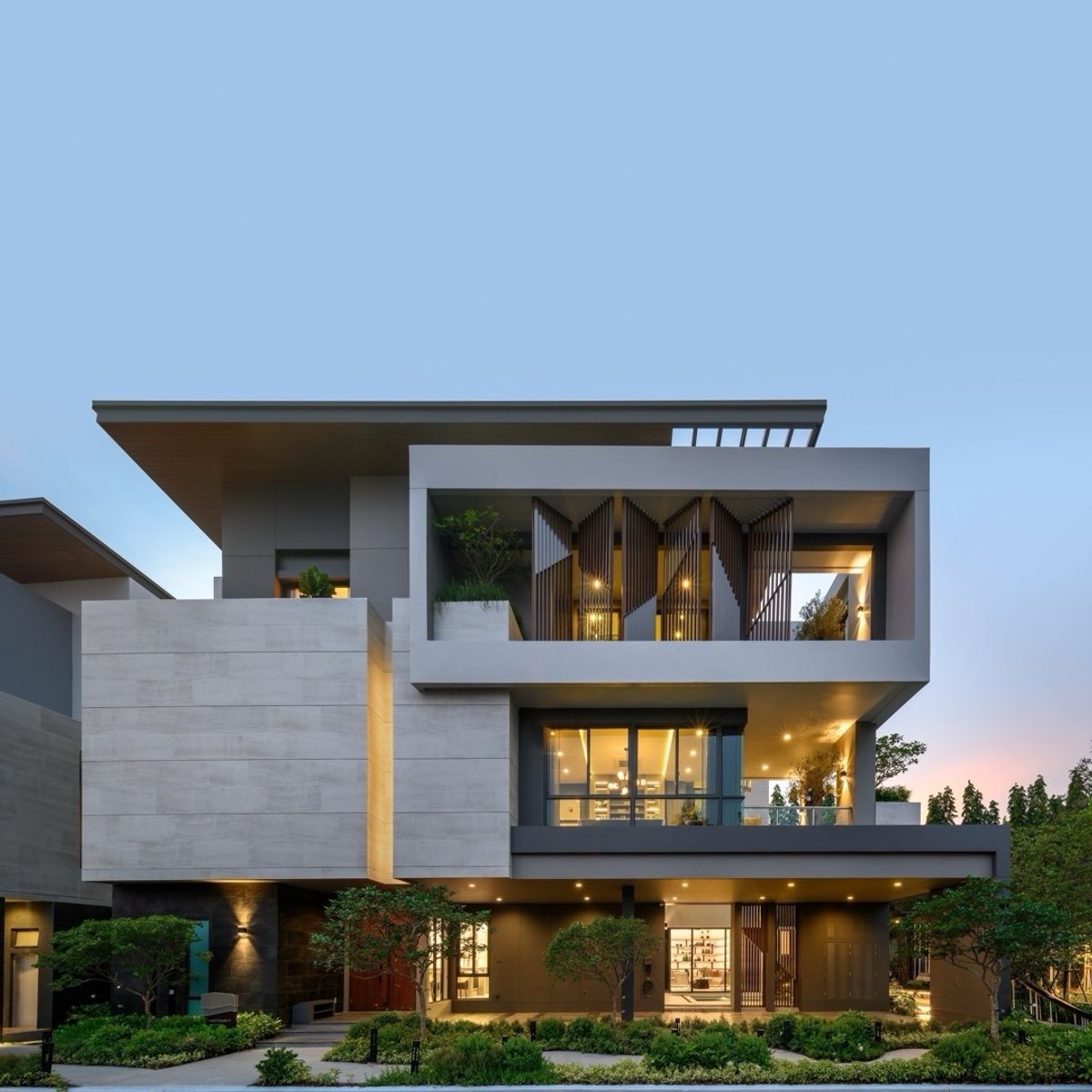 🏡 Brand-New Luxury Home with Private Elevator – Fully Furnished at The Gentry Phatthanakan 2 | Prime Location on Main Road, Near Expressway, Move-In Ready Soon