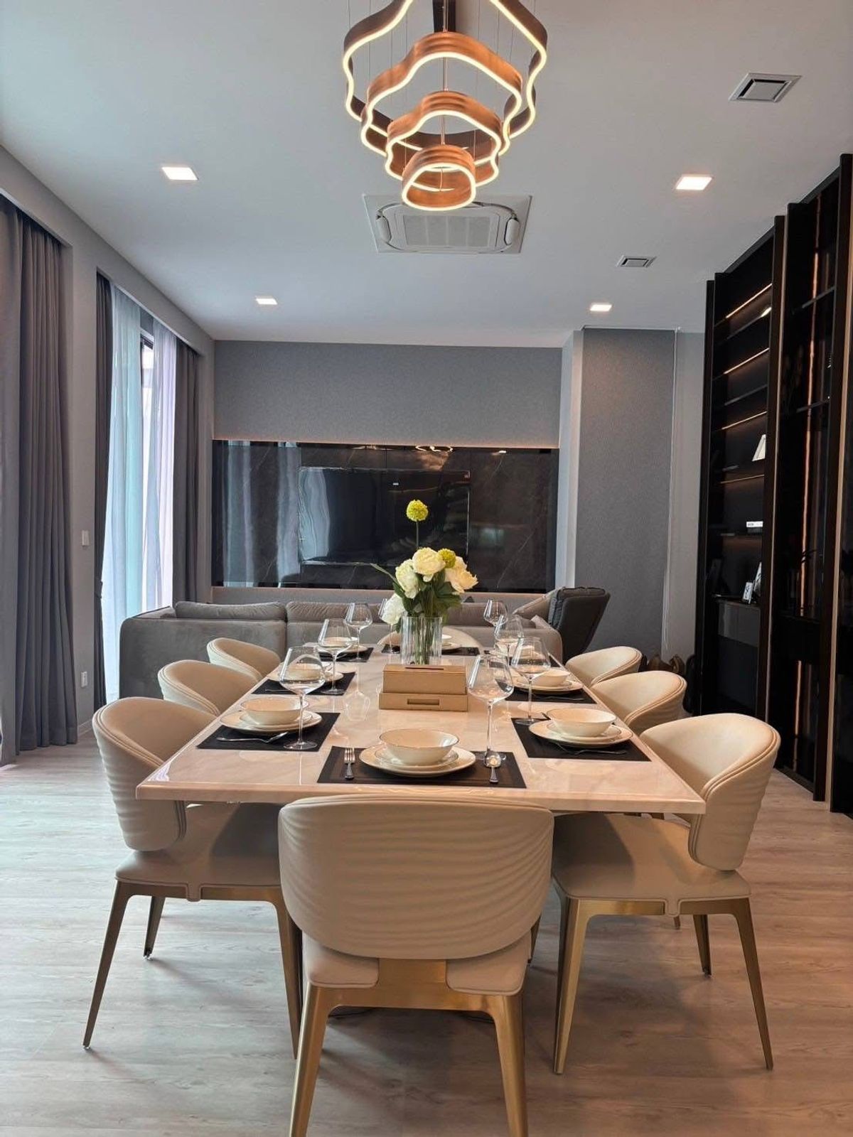  ♦ Modern style ♦ บ้านเดี่ยว 3 ชั้น 103.70 ตร.ว. 421.00 ตร.ม. | 4 ห้องนอน 4 ที่จอดรถ​ | บ้านเดี่ยวกรุงเทพกรีฑา ใกล้ ร.ร.นานาชาติเวลลิงตัน 2 นาที, มาร์เก็ตเพลส 6 นาที, โรงพยาบาลศิริน 7 นาที, ARL หัวหมาก 9 นาที – รูปที่ 2