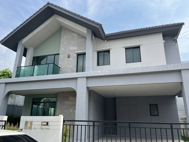 ขายบ้านเดี่ยว 2 ชั้น บางกอก บูเลอวาร์ด พระราม 5 หลังมุม ใกล้โรงเรียนนานาชาติเด่นหล้า พระราม 5 นครอินทร์