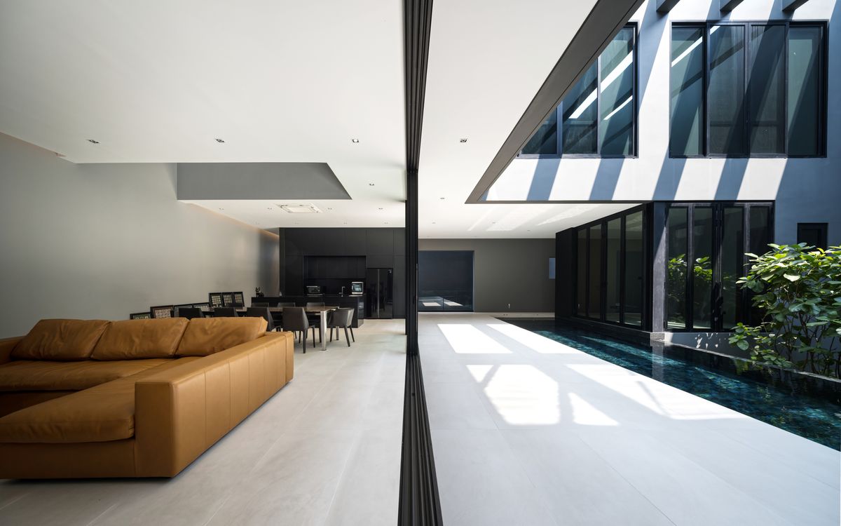 Award -level luxury house for sale With a generous swimming pool in the middle of the city Award -level luxury house for sale With a generous swimming pool in the middle of the city
