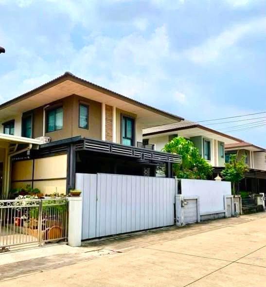 3bedroom house for rent at Soi Wat Ku near Knightsbridge International School. 