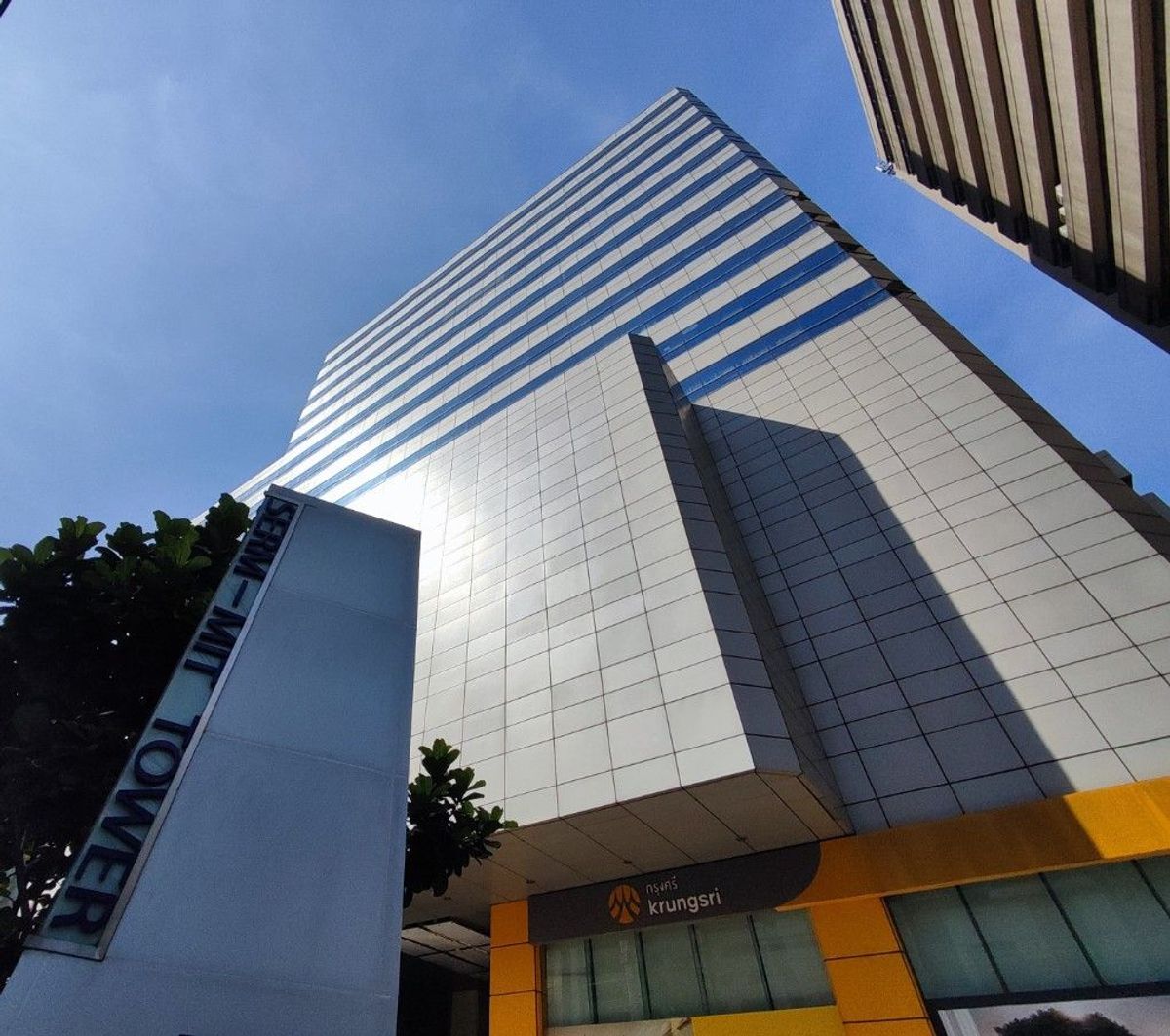 เซอร์วิสออฟฟิศ พื้นที่สำนักงานให้เช่า อโศก Serviced Office พื้นที่สำหรับ 1 - 50 ท่าน ตกแต่งสวย พร้อมเข้าอยู่ อาคาร เสริมมิตร ทาวเวอร์ สุขุมวิท21 อโศก Serm-Mitr Tower Sukhumvit21 Asoke เริ่มต้น 10,000 บาท ใกล้รถไฟฟ้า BTSอโศก, MRTสุขุมวิท, สุขุมวิท21 เซอร์วิสออฟฟิศ พื้นที่สำนักงานให้เช่า อโศก Serviced Office พื้นที่สำหรับ 1 - 50 ท่าน ตกแต่งสวย พร้อมเข้าอยู่ อาคาร เสริมมิตร ทาวเวอร์ สุขุมวิท21 อโศก Serm-Mitr Tower Sukhumvit21 Asoke เริ่มต้น 10,000 บาท ใกล้รถไฟฟ้า BTSอโศก, MRTสุขุมวิท, สุขุมวิท21