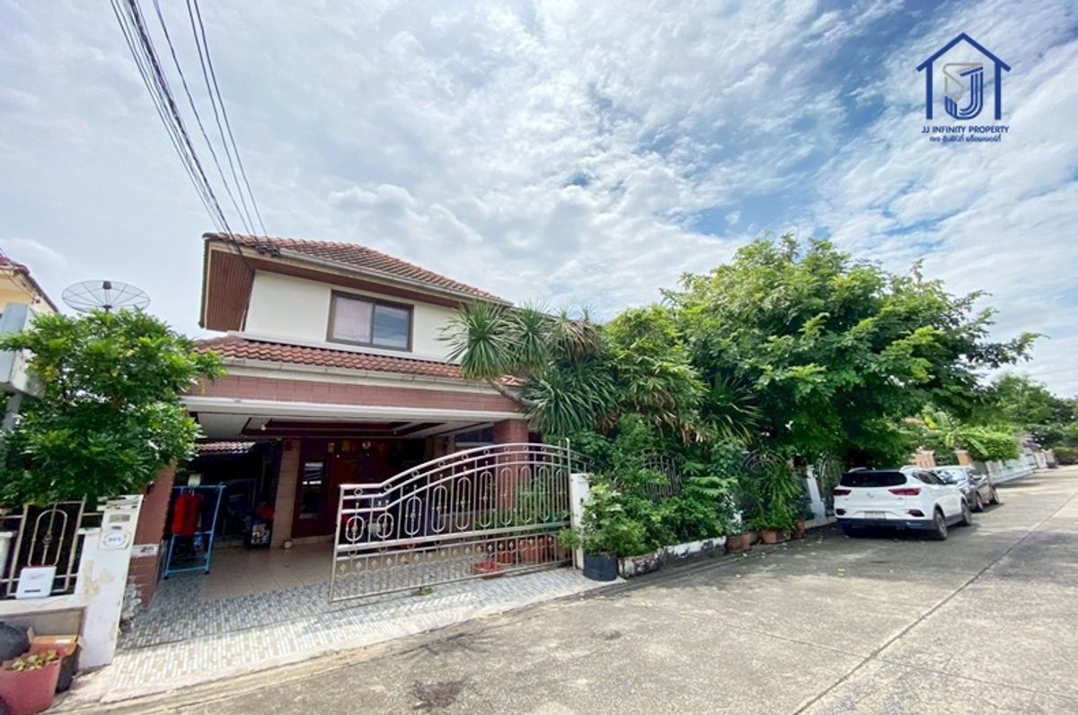 2 storey detached house for sale, Ratchada 1 Village, Soi Lat Phrao 80, Intersection 24, near the Retrosit Pak Pradit Manutham Expressway 2 storey detached house for sale, Ratchada 1 Village, Soi Lat Phrao 80, Intersection 24, near the Retrosit Pak Pradit Manutham Expressway