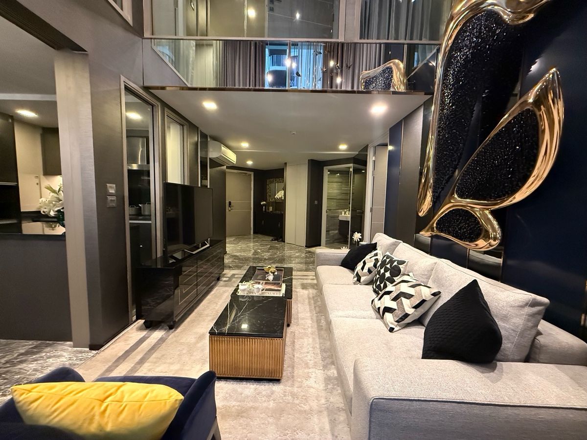 For Rent!! Ashton Residence 41**Pet Friendly🐶🐱**Rent Price!! 250,000฿ per month❤️‍🔥3 Bedrooms 4 Bathrooms size 139.69 sq.m. Contract Aomam (agent) Tel./Line id : 0955871692 WhatsApp : +66 95 587 1692