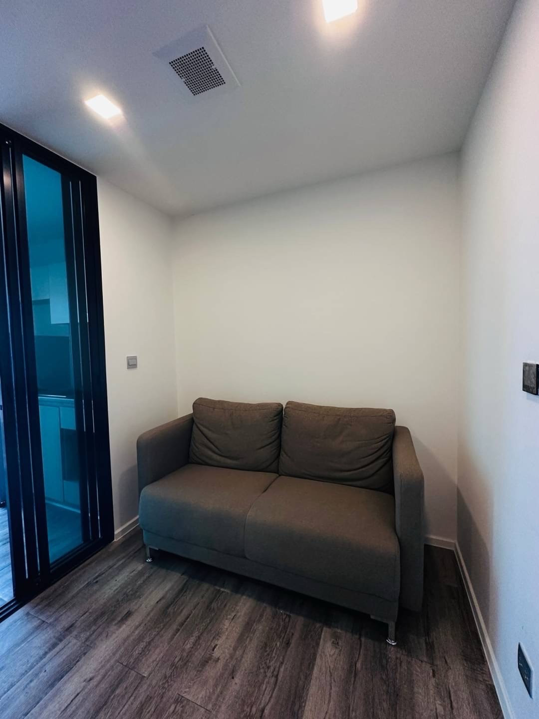 Brown condo Huaikhuang for rent near MRT huaikhwang 1 bedroom  – รูปที่ 2