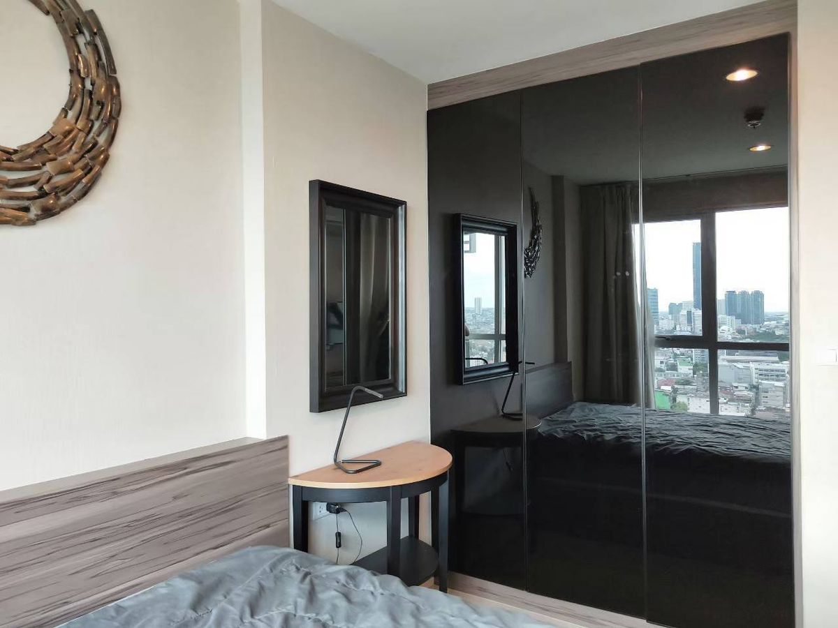 ให้เช่า RHYTHM SATHORN NARATHIWAS 600ม. BTS ช่องนนทรี เดือนละ 20,000บ. ขนาด1ห้องนอน 35 ตรม. วิวสวยหน้าโครงการ รวมที่จอดรถ1คัน ติดต่อ 0954935293 เเละ ไลน์ไอดี  jubilojoy1 ได้ตลอด 24 ชม.