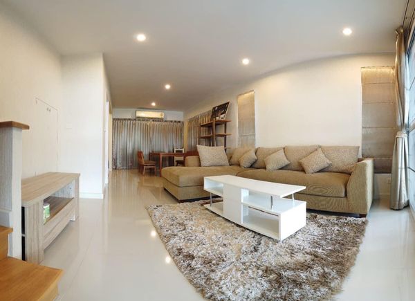 House for Rent near Expressway in Muang Thong Thani, Fully Furnished, Corner Unit, can Register a company