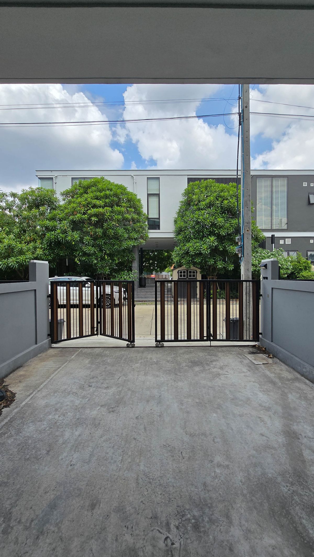 Nue Connex Donmueng Townhome rented 40,000 baht. Nue Connex Donmueng Townhome rented 40,000 baht.