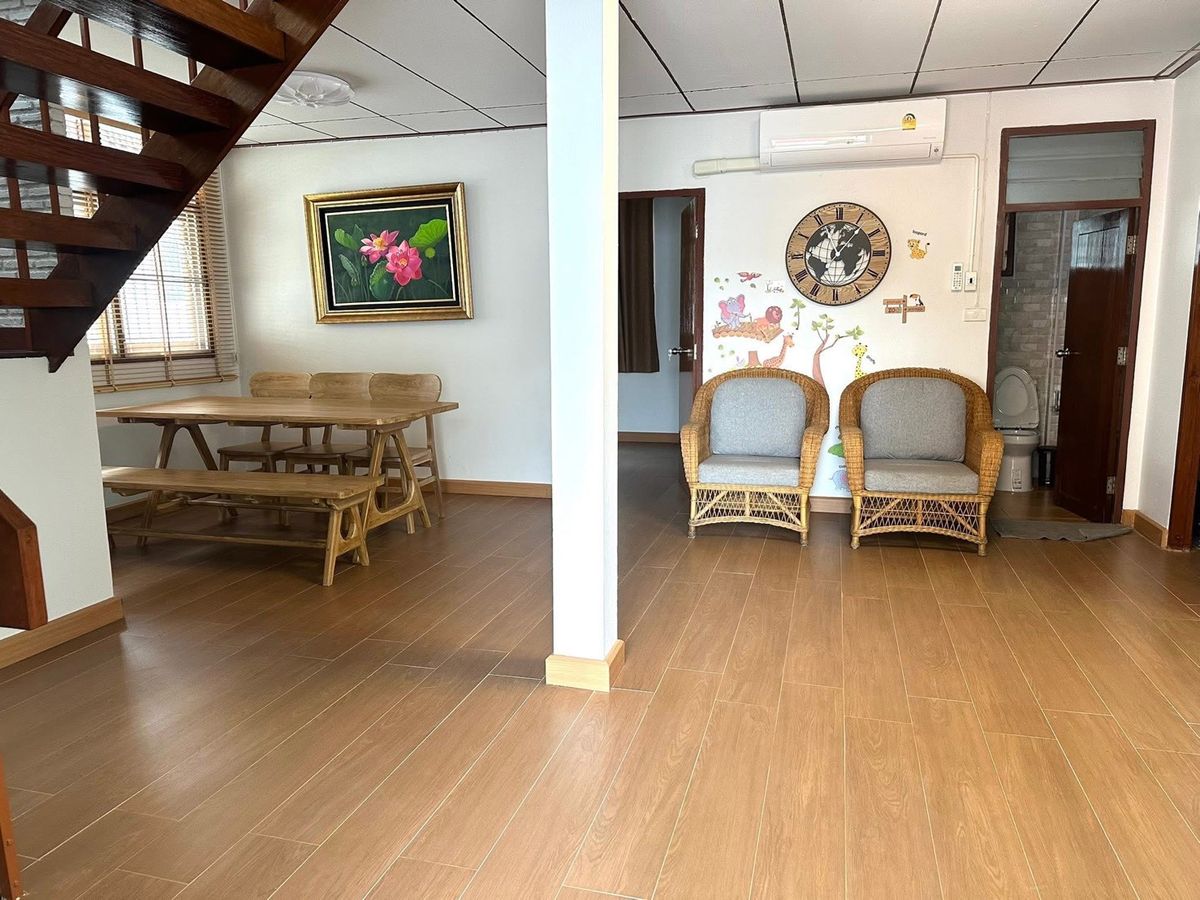  ♦ Nice House on Sukhumvit ♦ 2 ชั้น ขนาดที่ดิน 80.00 ตร.ว. พื้นที่ใช้สอย 240.00 ตร.ม. | 4 ห้องนอน 2 ห้องน้ำ | ใกล้ รถไฟฟ้าสุขุมวิท และ ศรีนครินทร์ – รูปที่ 4