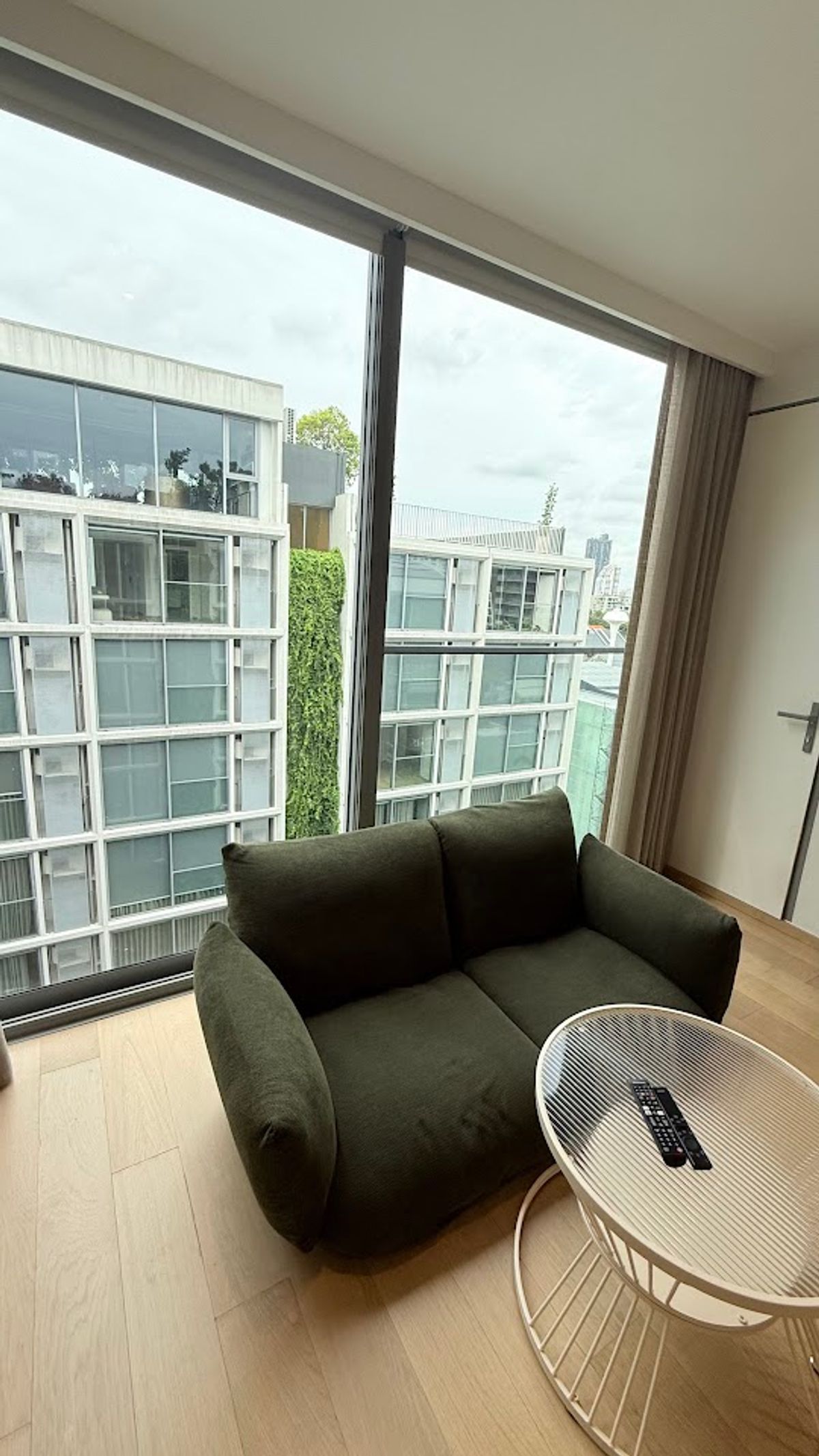 คอนโดปล่อยเช่า Pet friendly พร้อมเข้าอยู่ 6 June 2025  -Scope Promsri Sukhumvit 49- 1BED 1BATH ชั้น 8 ขนาด 28 ตร.ม. ใกล้ BTS พร้อมพงษ์ ทองหล่อ สนใจติดต่อ คุณนุ 063-6599447 Line ID: nukhunnasit (Accept Co-Agent)  – รูปที่ 4