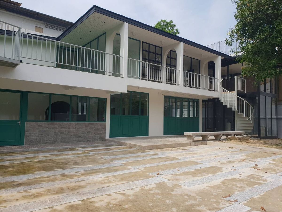 🏡 Sukhumvit home near BTS Punnawithi 🚆 ✨ Luxury renovated 💼 Ideal for home office 🏡 Sukhumvit home near BTS Punnawithi 🚆 ✨ Luxury renovated 💼 Ideal for home office