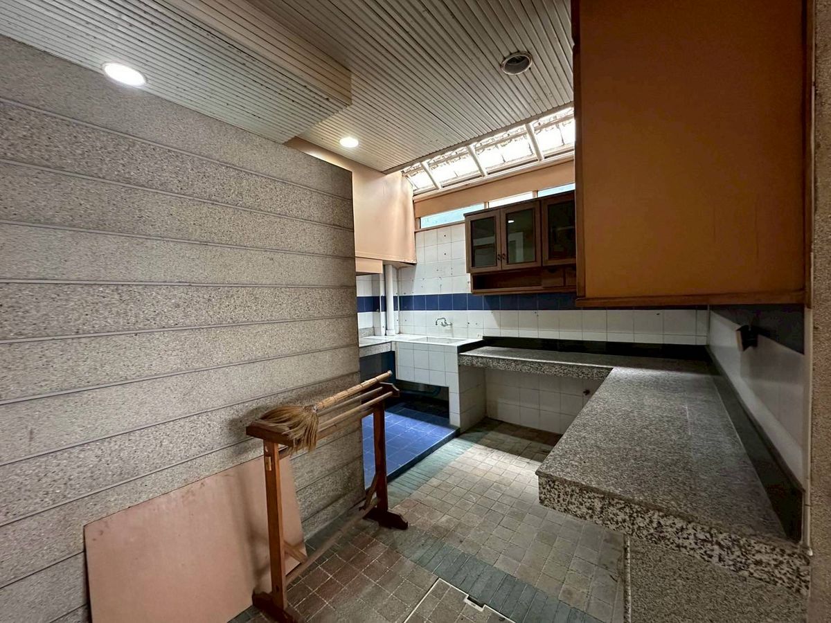  ♦ Rare Unit Townhome ♦ 3 ชั้น ขนาดที่ดิน 42.00 ตร.ว. พื้นที่ใช้สอย 500.00 ตร.ม. | 5 ห้องนอน 5 ห้องน้ำ | ใกล้ BTS ทองหล่อ – รูปที่ 4
