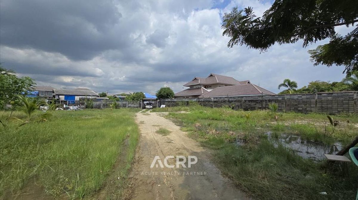ขายที่ดินเปล่าทำเลดีในโครงการหมู่บ้านกรีนเลค บางนา-ตราด ที่ดินขนาด 285.8 ตารางวา เหมาะสำหรับสร้างบ้านเดี่ยวหรือวิลล่าหรูในย่านที่พักอาศัยคุณภาพ – รูปที่ 3