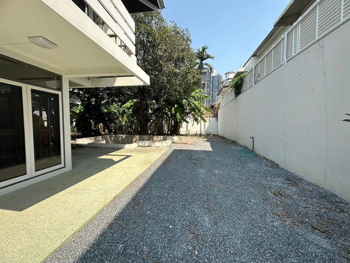  ♢ Prime Location Detached house with Pool ♢ บ้านเดี่ยว 2 ชั้น | ขนาดที่ดิน 156.00 ตร.ว. พื้นที่ใช้สอย 624.00 ตร.ม. | 4 ห้องนอน 3 ห้องน้ำ 8 ที่จอดรถ | ใกล้ BTS บางจาก 280 เมตร – รูปที่ 3