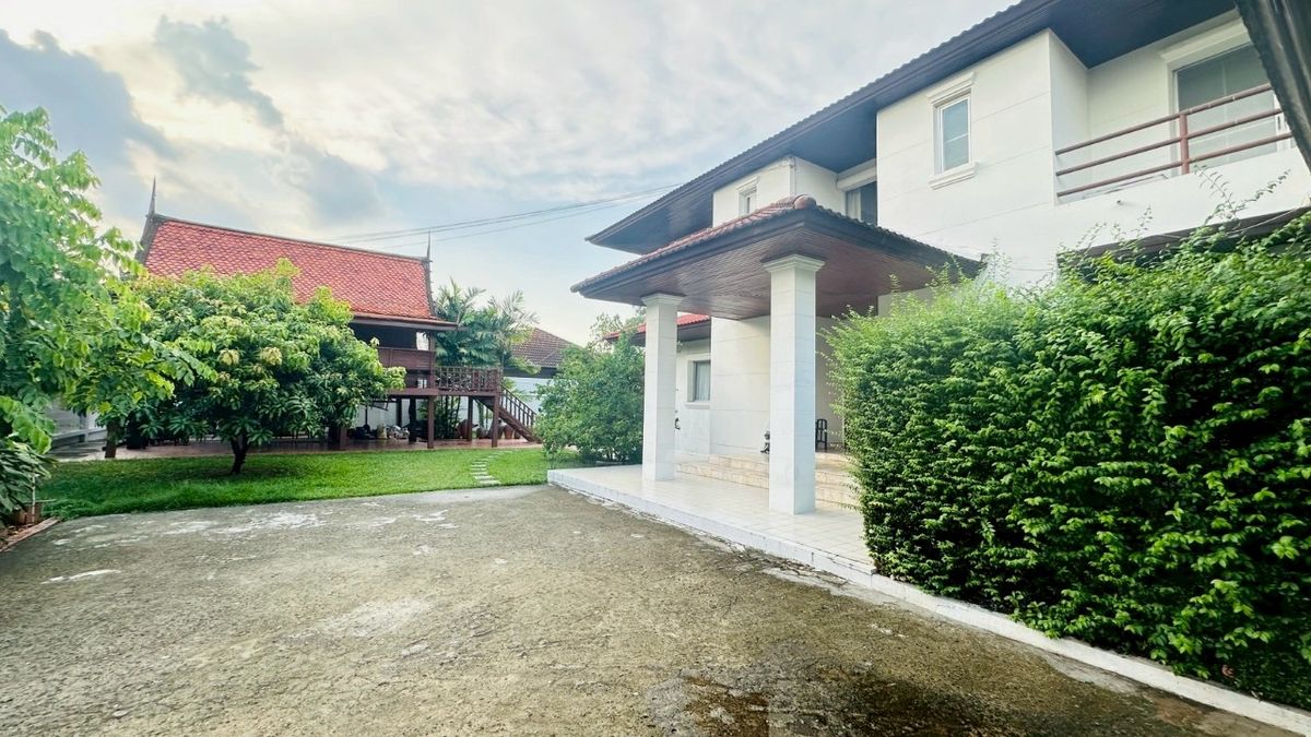 House for sale, Muang Ek Muang, Pathum Thani, a total area of 324 sq.w., a large beautiful house next to Rangsit University. House for sale, Muang Ek Muang, Pathum Thani, a total area of 324 sq.w., a large beautiful house next to Rangsit University.