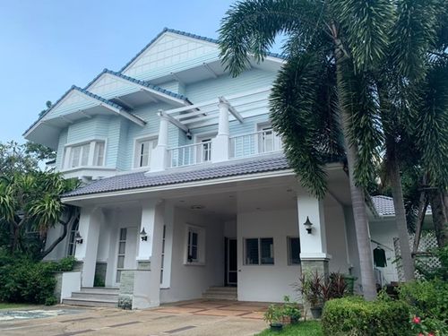 ให้เช่าบ้านเดี่ยวพร้อมสระว่ายน้ำ เนื้อที่ 1 ไร่ ถนนบางนา-ตราด 4 ห้องนอน 5 ห้องน้ำ 2 ห้องเเม่บ้านพร้อมเข้าน้ำ ราคาเช่า 110,000 ต่อเดือน 