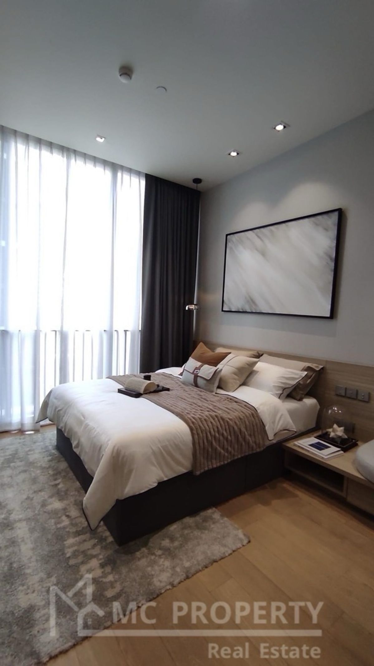 28 Chidlom 1 ห้องนอน 35sqm ขายต่ำกว่าราคาตลาดราคา 9.65MB กรุณาติดต่อ 0816878954