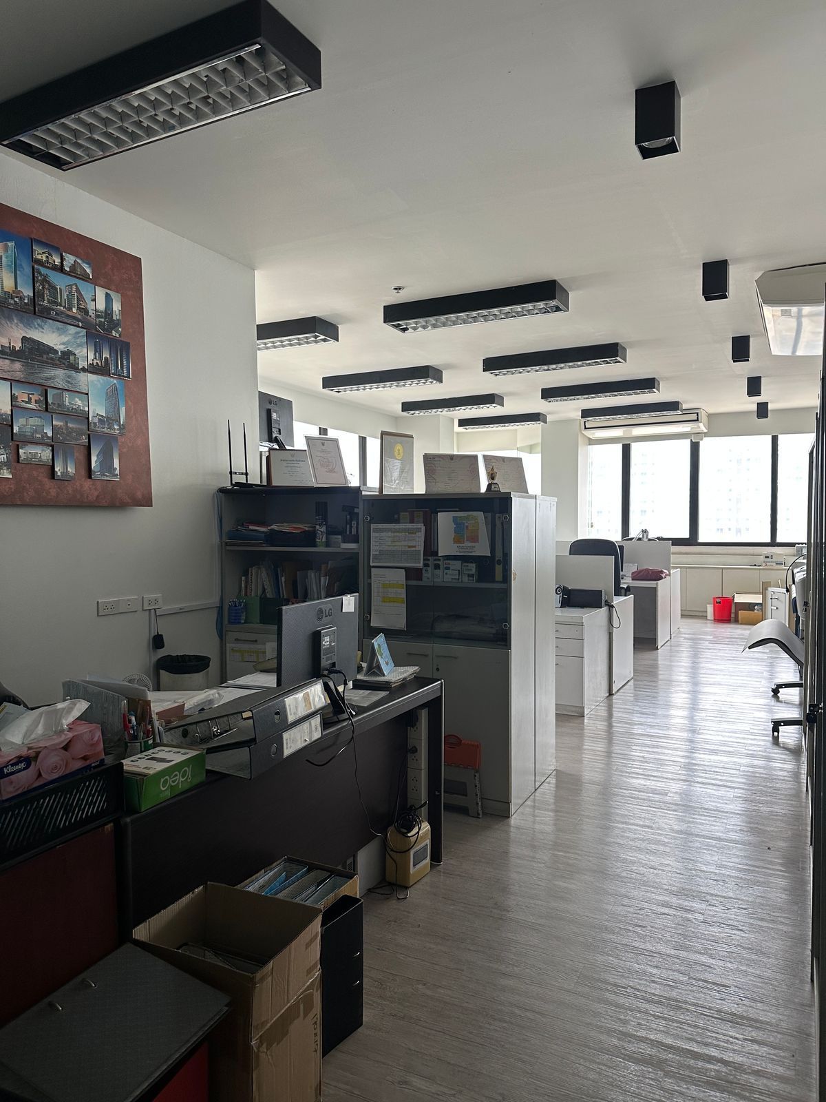 Selling office, Chamnan Phenchat Building, Bisnes Center, Huai Khwang (area 796.47 sqm.) Selling office, Chamnan Phenchat Building, Bisnes Center, Huai Khwang (area 796.47 sqm.)