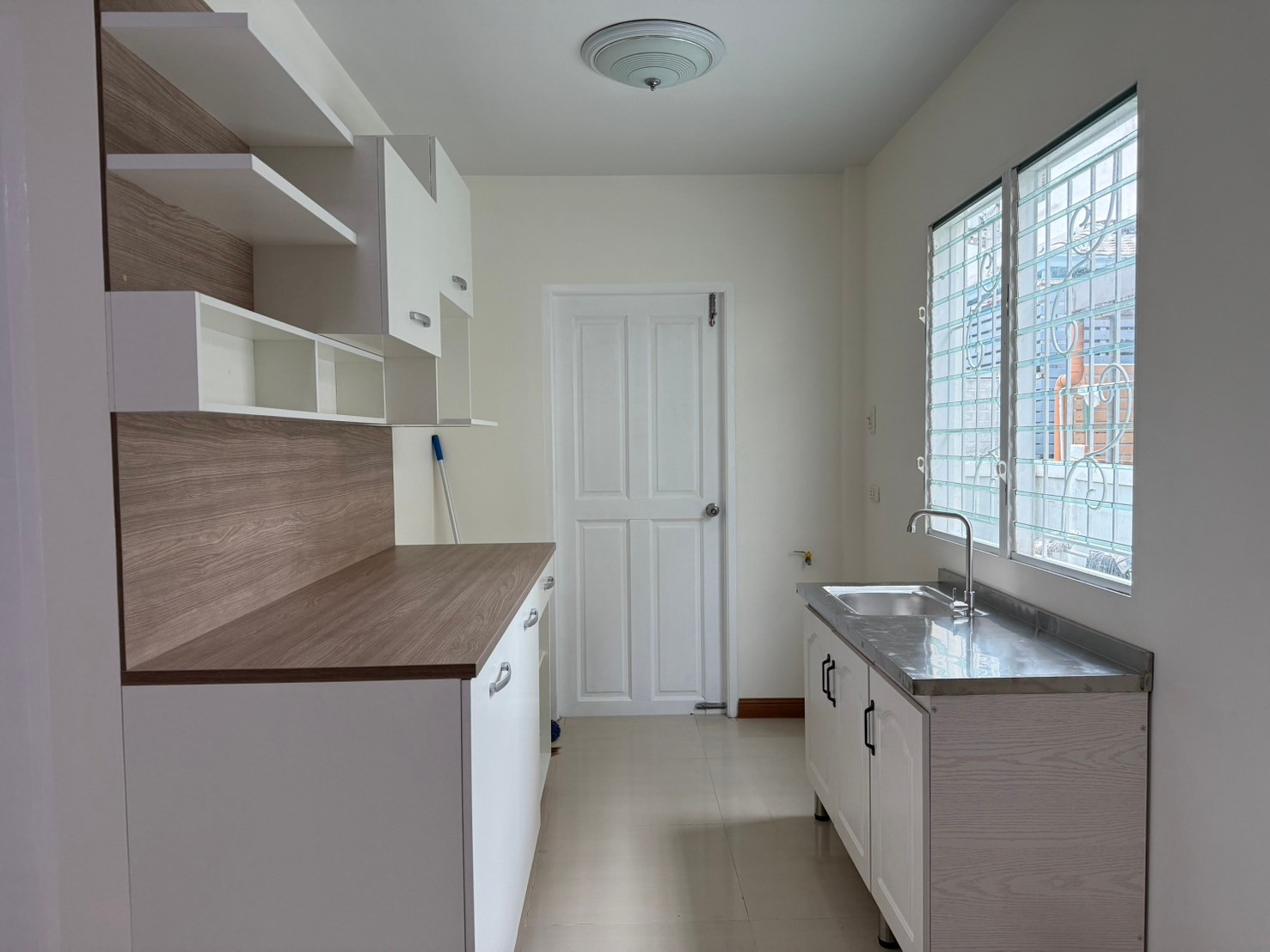 Rent a house, Chaeng Watthana, on the main road, excellent location opposite Muang Thong Thani – รูปที่ 2