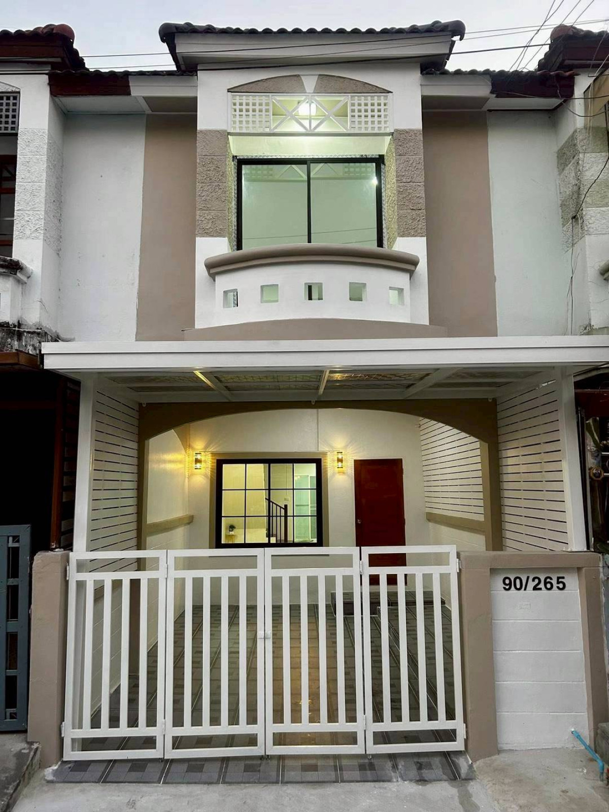 ขายทาวน์เฮ้าส์/ทาวน์โฮม บ้านปิยวรารมย์ 1 รีโนเวทใหม่ บางบัวทอง บางบัวทอง นนทบุรี CX-149821