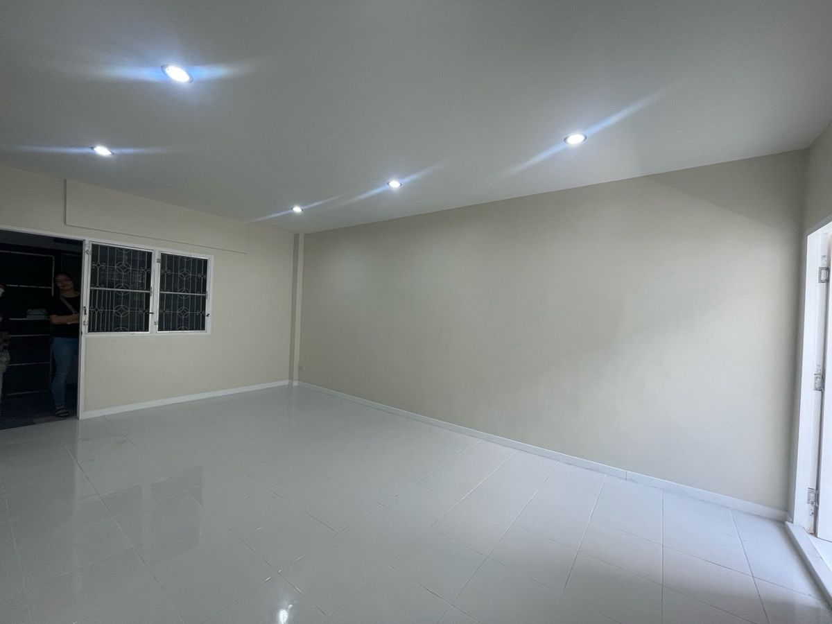 Condo for sale near BTS Saphan Mai Phahonyothin 50 Condo for sale near BTS Saphan Mai Phahonyothin 50