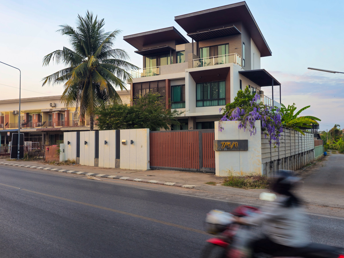 บ้านเดี่ยว 3 ชั้น | ทำเลทอง ใกล้ รพ.ศรีนครินทร์ – มหาวิทยาลัยขอนแก่น บ้านเดี่ยว 3 ชั้น | ทำเลทอง ใกล้ รพ.ศรีนครินทร์ – มหาวิทยาลัยขอนแก่น