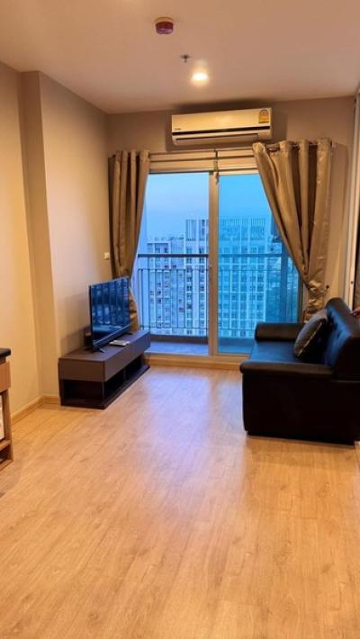 (A040051) The Tempo Grand Sathon - Wutthakat