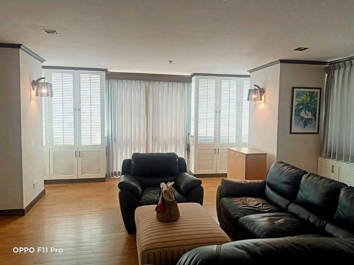 Condo for sale in Asoke Place, Sukhumvit Road 21 Condo for sale in Asoke Place, Sukhumvit Road 21