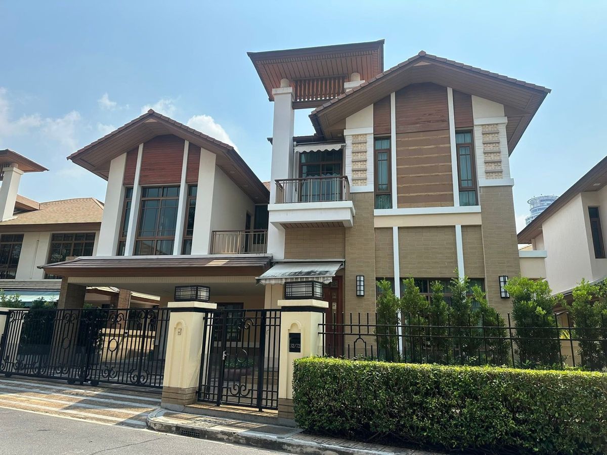 ♣ Luxury house ♣ บ้านเดี่ยว 3 ชั้น 96.00 ตร.ว. | 4 ห้องนอน 5 ห้องน้ำ | ใกล้ BTS สถานีพระโขนง 2 นาที, โรงพยาบาลสุขุมวิท 4 นาที, Gateway เอกมัย 4 นาที ♣ Luxury house ♣ บ้านเดี่ยว 3 ชั้น 96.00 ตร.ว. | 4 ห้องนอน 5 ห้องน้ำ | ใกล้ BTS สถานีพระโขนง 2 นาที, โรงพยาบาลสุขุมวิท 4 นาที, Gateway เอกมัย 4 นาที