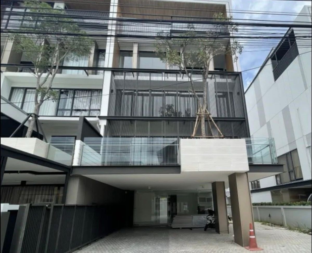 📢👇 ทาวน์โฮม / โฮมออฟฟิศ 5 ชั้น พร้อมลิฟต์ส่วนตัวเดินทางสะดวก เข้า-ออกได้หลายเส้นทาง ใกล้ทางด่วนทั้งขาเข้าและขาออก