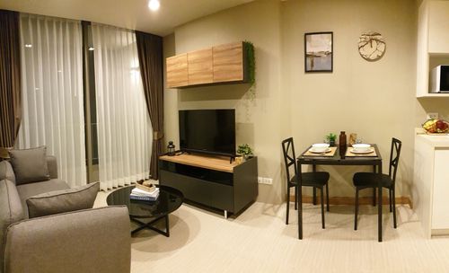Urgent sale!! Condo Downtown 49, size 40 sq m. *BTS Thonglor* Pets allowed.