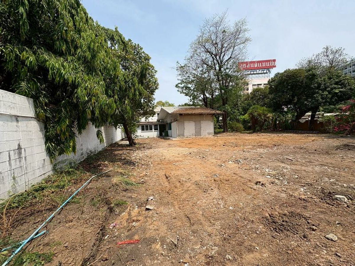 Rental land, Rama 9, Soi 46, area 1, 60 square wah, land on Rama 9 Road Rental land, Rama 9, Soi 46, area 1, 60 square wah, land on Rama 9 Road