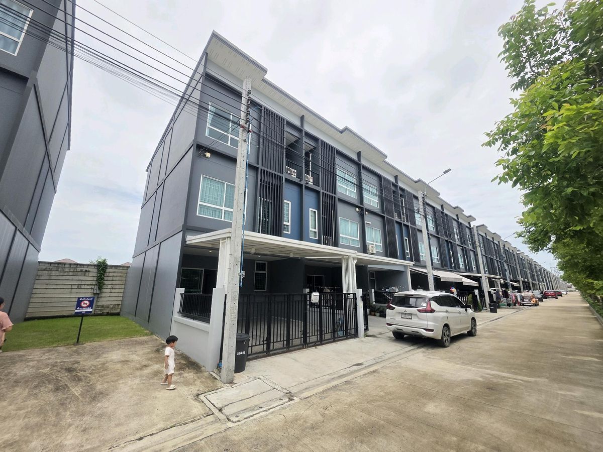 🏡 ขายขาดทุน!! ต่ำกว่าตลาด ทาวน์โฮมหัวมุม 3 ชั้น โครงการสัมมากร อเวนิว สุวรรณภูมิ 4.49 ล้าน | ฟรีโอน! | 4 ห้องนอน 4 ห้องน้ำ 🏡 ขายขาดทุน!! ต่ำกว่าตลาด ทาวน์โฮมหัวมุม 3 ชั้น โครงการสัมมากร อเวนิว สุวรรณภูมิ 4.49 ล้าน | ฟรีโอน! | 4 ห้องนอน 4 ห้องน้ำ