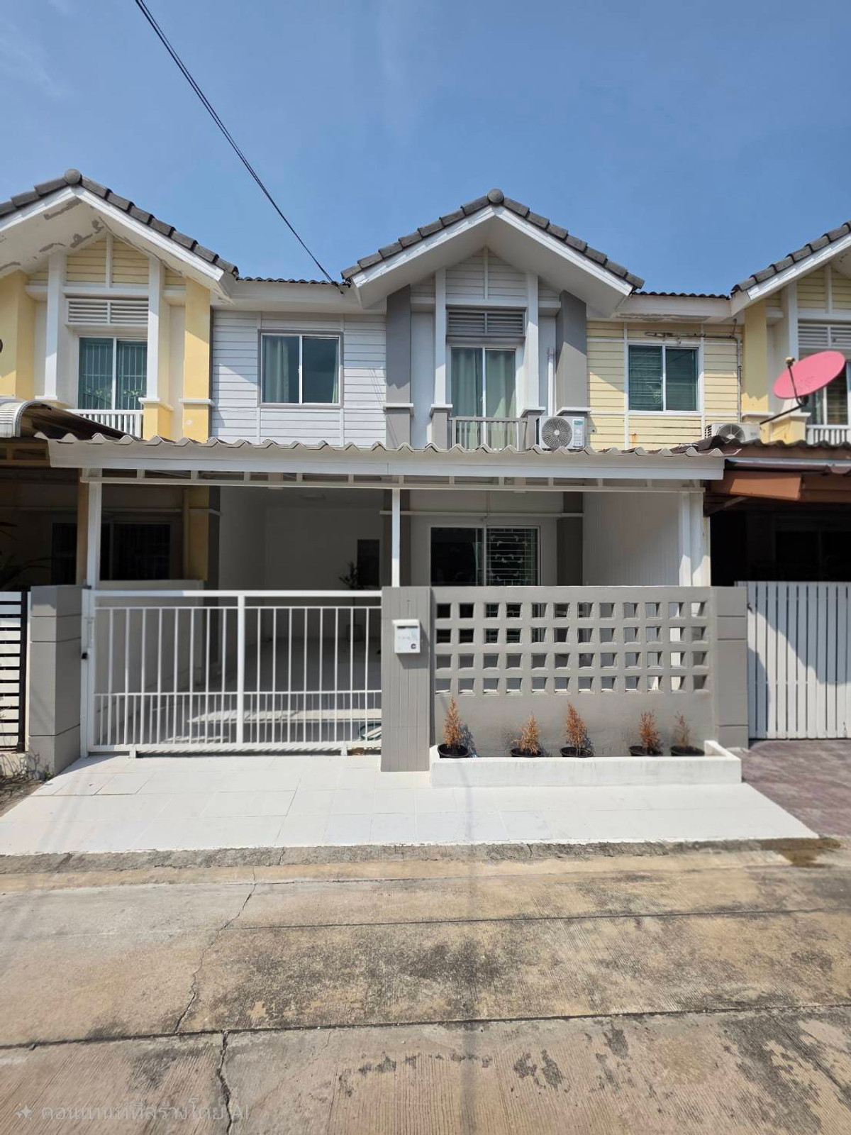 Rent a Townhome, Pruksa Ville 53/2 Sakae Ngam - Rama 2, near Lotus Rama 2, just 5 minutes. Rent a Townhome, Pruksa Ville 53/2 Sakae Ngam - Rama 2, near Lotus Rama 2, just 5 minutes.