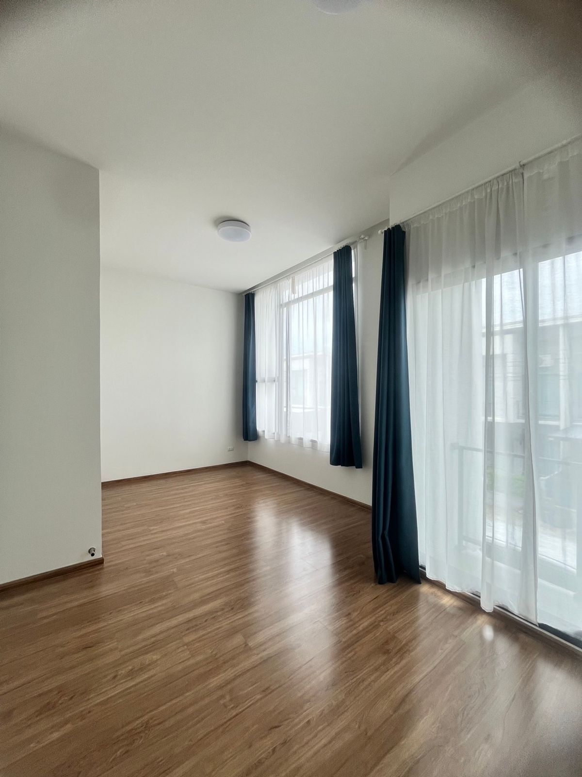 2 -story Town House for sale 2 -story Town House for sale