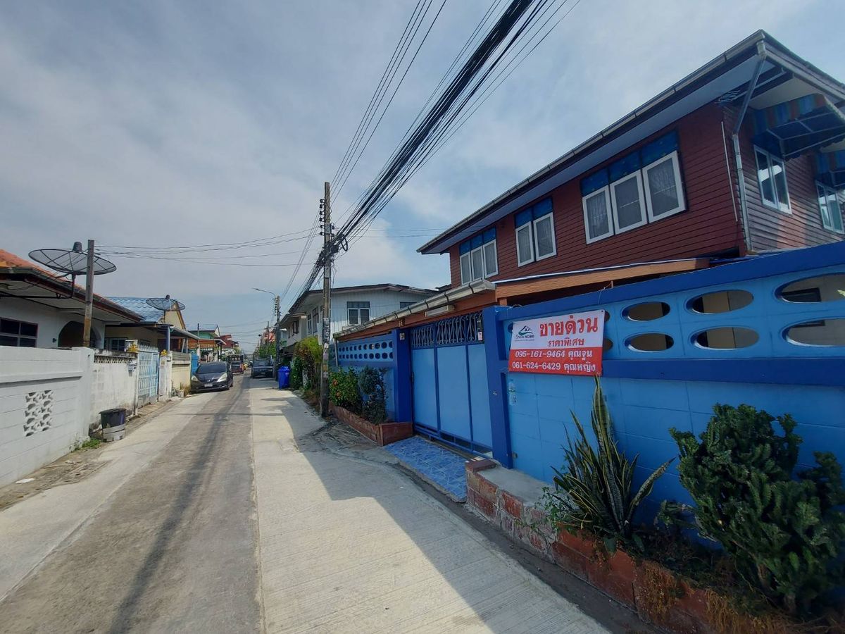 Urgent sale House Soi Srinakarin 48 Prem Ruethai Village (N.1540) Urgent sale House Soi Srinakarin 48 Prem Ruethai Village (N.1540)