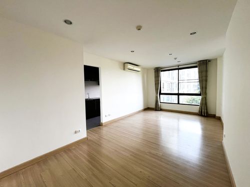 Rare Find! Spacious Unit at a Bargain Price! Earthquake-Safe! For Sale: Niche Mono Bangna Condominium – 2 Bedrooms, 2 Bathrooms, 65 Sq.m. Prime location directly opposite Central Bangna, near BTS Bangna, Lasalle, and Bearing. 