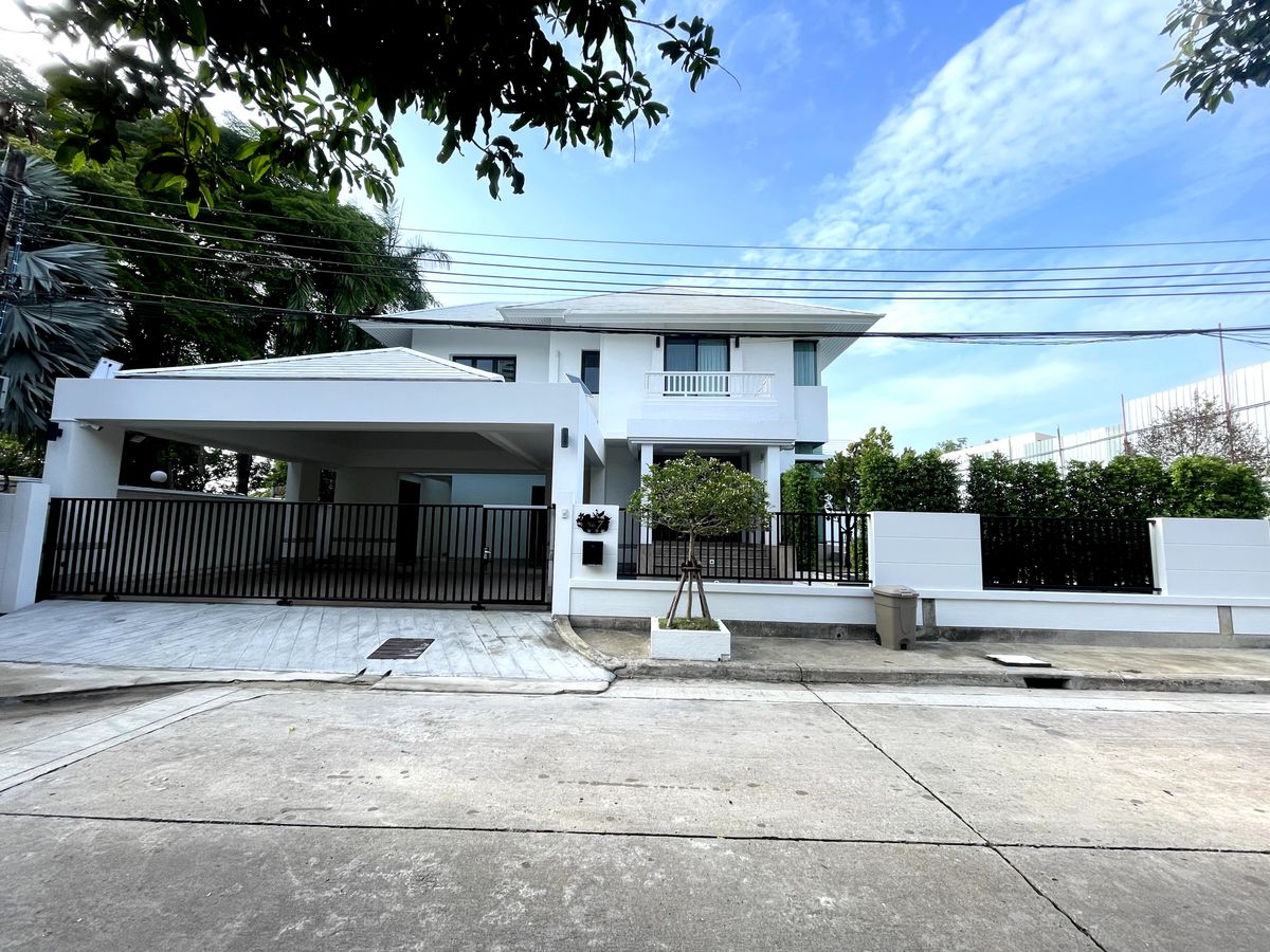 Panya Village Pattanakarn 30: 143SQWAH 600+SQM. 4BED 4BATH+ Maid Sell: 55,000,000 Ret 200,000/MTH. AM: 0656199198