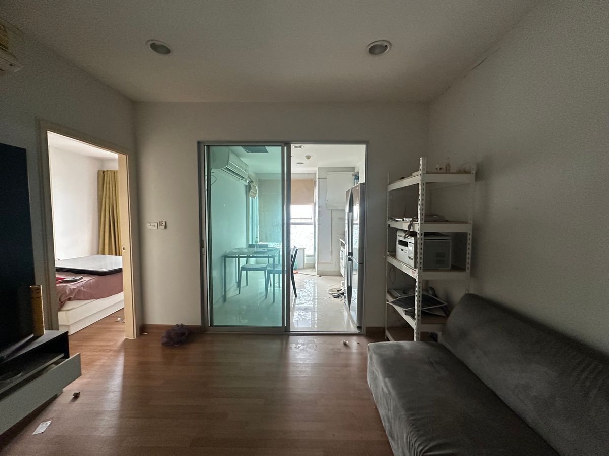 Stylish 1-Bedroom Condo for Sale with City View Next to MRT Sutthisan