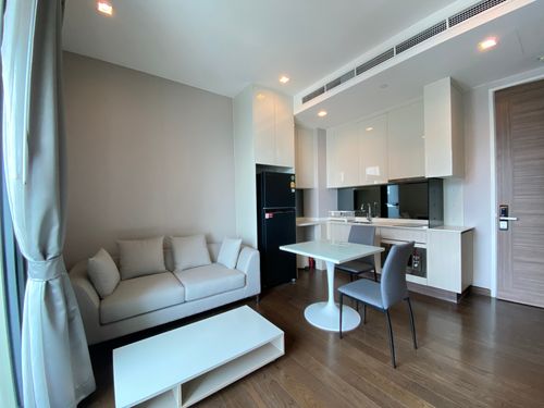 Urgent sale, luxury condo in the heart of Asoke! Addicted to MRT. Price.
