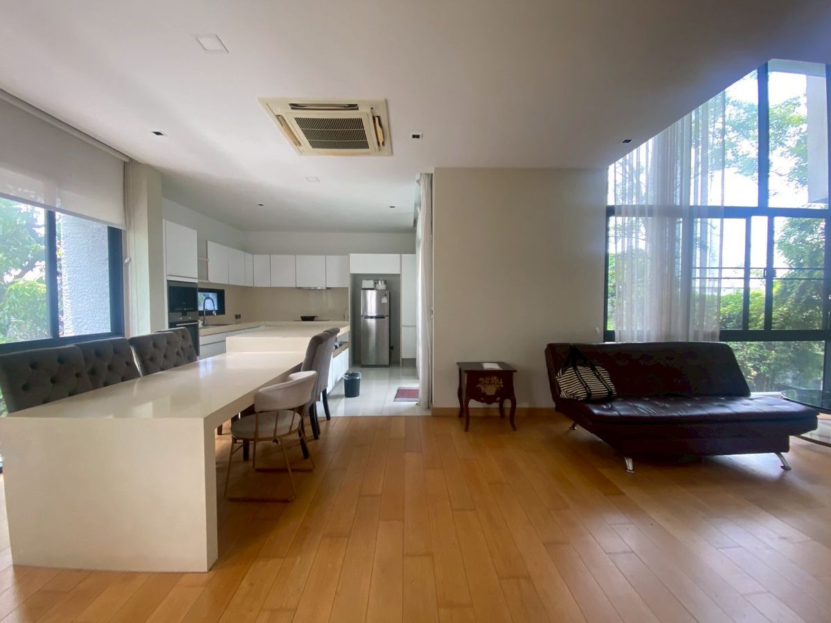 Parc Priva luxury house for sale - 4 large rooms, prices lower than the market.
