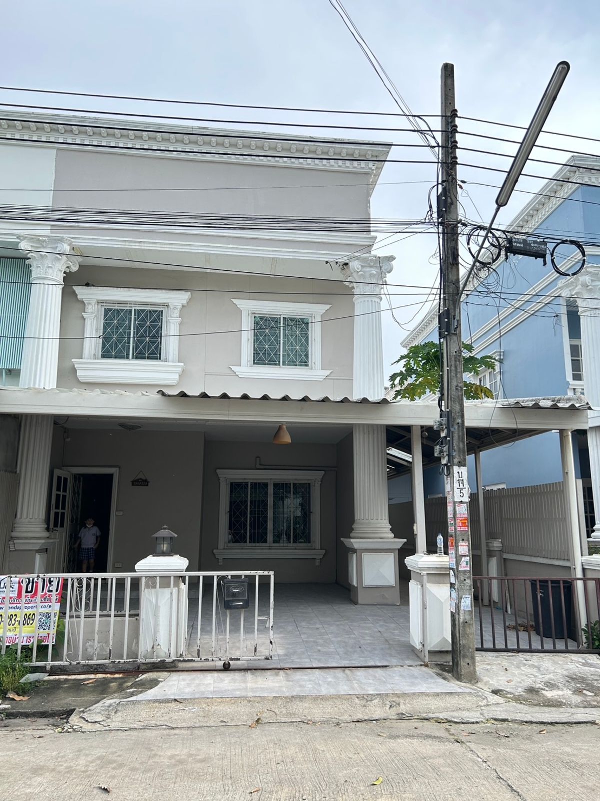 ขาย ทาวเฮ้าส์ 3ห้องนอน 2ห้องน้ำ หมู่บ้านสวนหลวงวิลล์ ราคาพิเศษ 3.5ล้านบาท