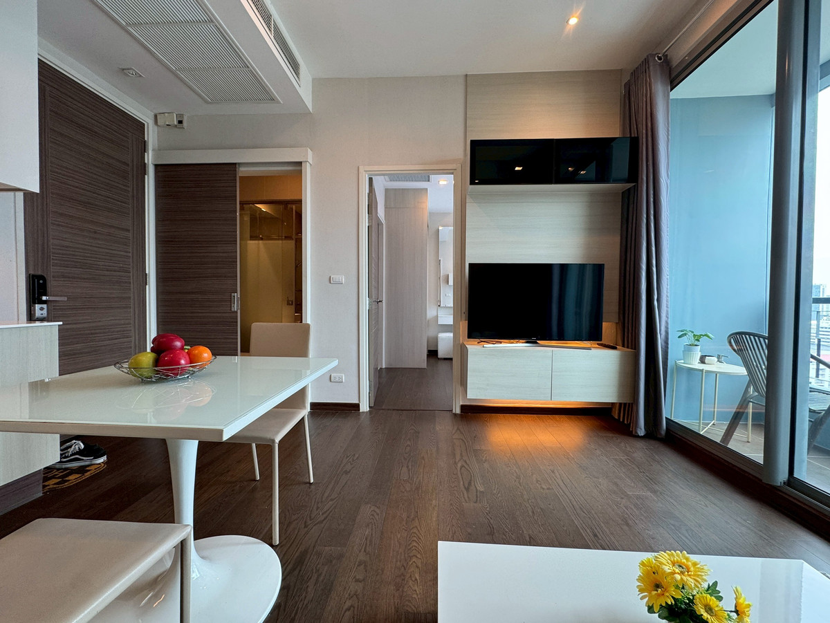 Q Asoke for rent, good price, great location in the heart of the city.