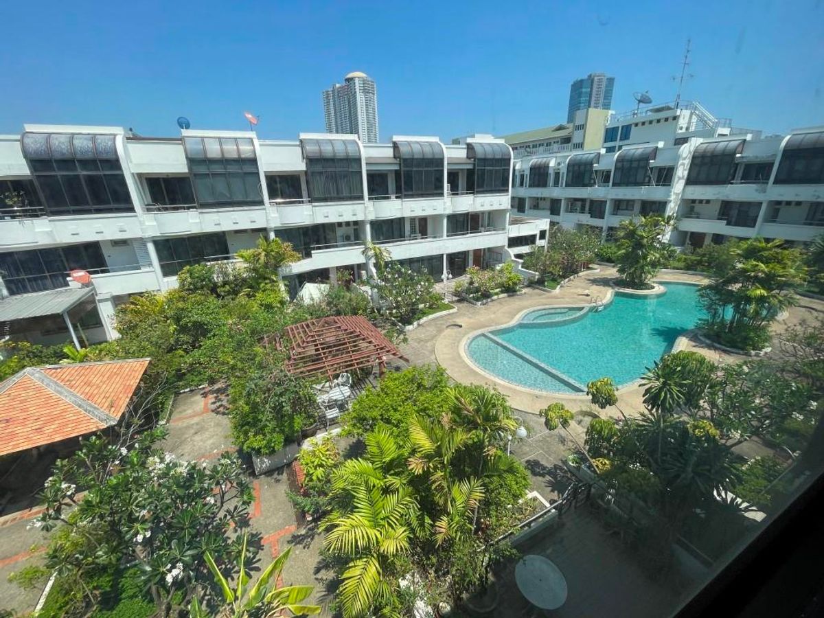 ขาย ทาวน์โฮม หมู่บ้าน Garden house – ติดถนนนนทรี(ระหว่างซอย 26 – 28) – เนื้อที่ดิน 32 ตารางวา  พื้นที่ใช้สอยประมาณ 300-400 ตารางเมตร 4 ชั้น ขนาดประมาณ หน้ากว้าง 6.4 เมตร ลึก 20 เมตร 3 ห้องนอน 1ห้องทำงาน
