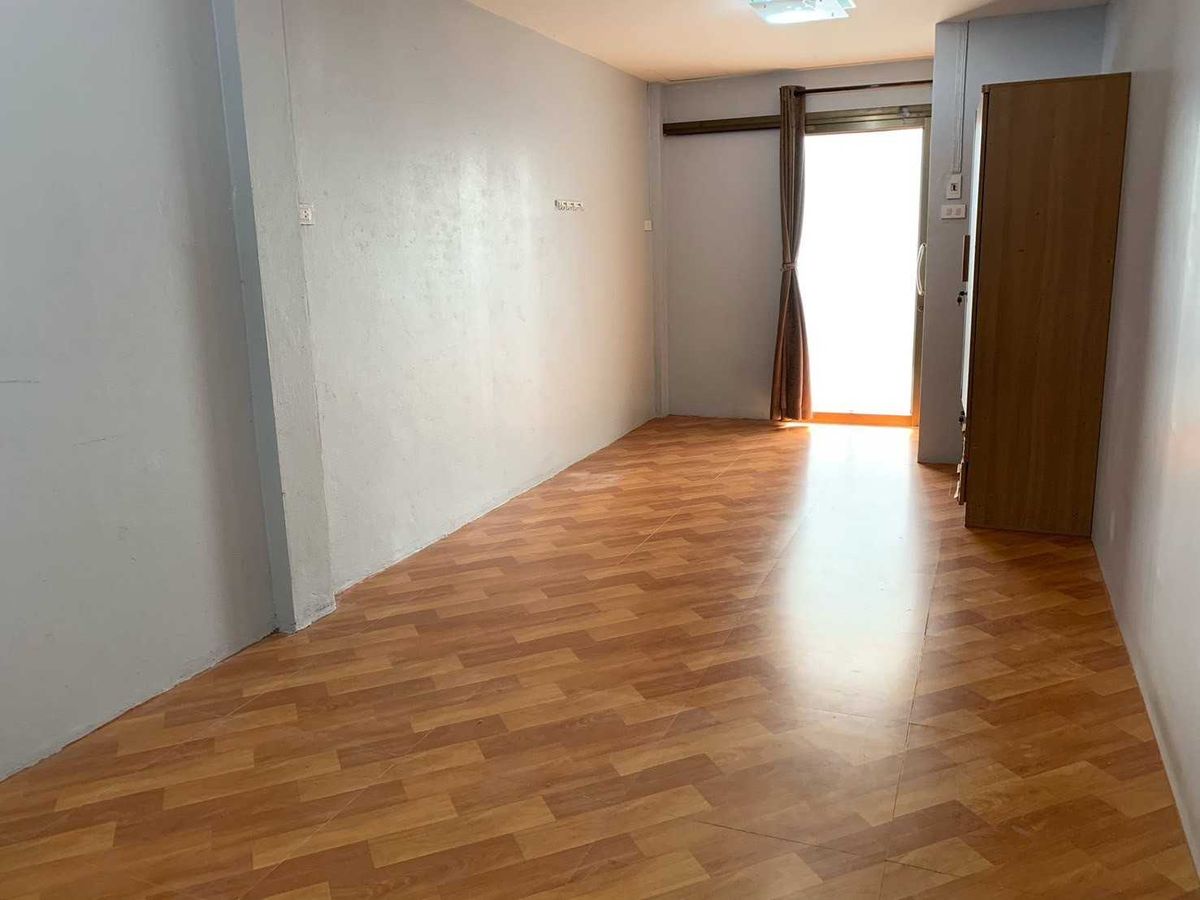 Townhouse for Sale 56 sq.m., Located 300m from Road 1604 – รูปที่ 4