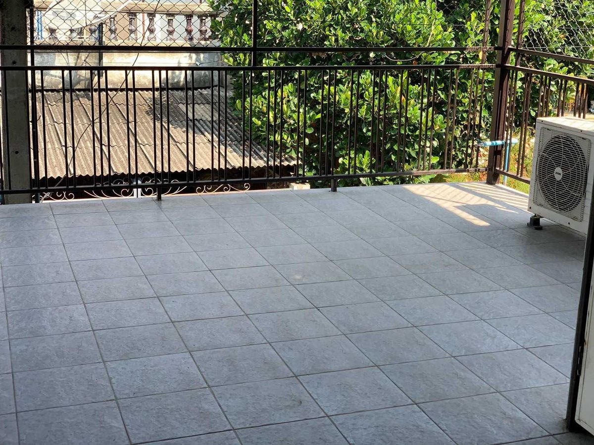 Townhouse for Sale 56 sq.m., Located 300m from Road 1604 – รูปที่ 3