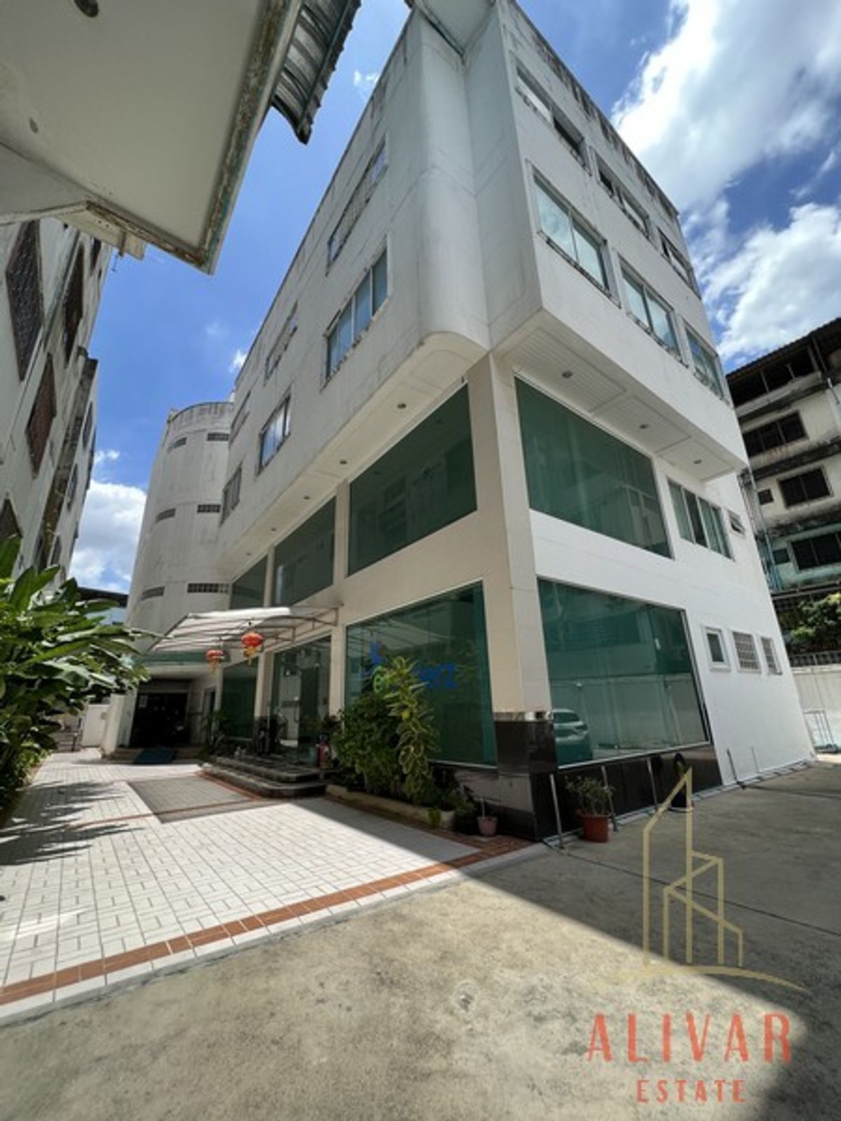 RB022623 For rent, 4-story commercial building with warehouse, Charoen Nakhon 34, near Iconsiam, only 5 minutes. RB022623 For rent, 4-story commercial building with warehouse, Charoen Nakhon 34, near Iconsiam, only 5 minutes.