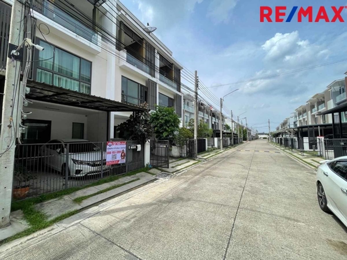 The Terrace รามอินทรา65 ทาวน์โฮม3ชั้น (ซอยถนอมมิตร) ที่ดิน 22 ตร.วา ใช้สอย 180 ตร.ม. เดินทางไปได้ทั้ง พระราม 9 / เอกมัย / บางนา / ดาวคะนอง หรือจะวนไปออกวงแหวนตะวันออกเพื่อไปลำลูกกา รังสิต – รูปที่ 3