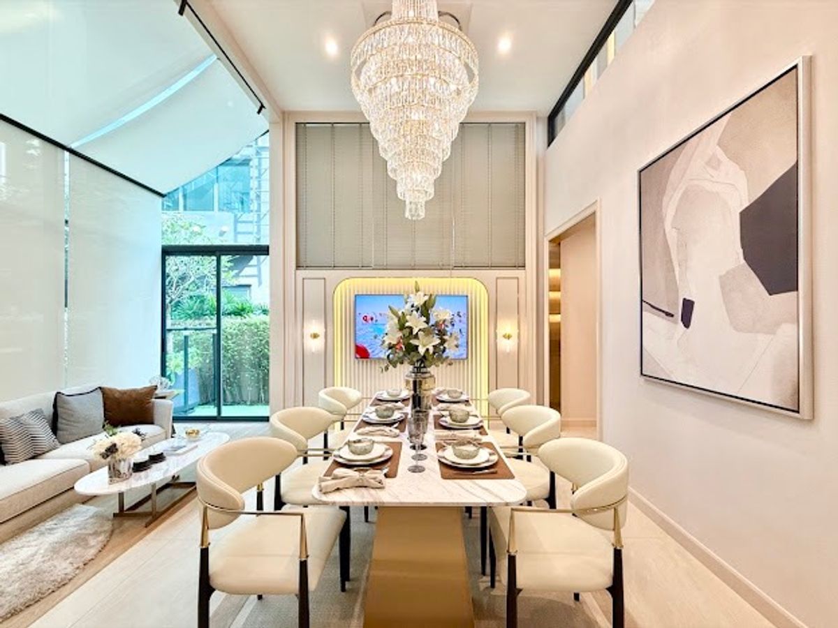 Baan Klang Muang Classe สุขุมวิท 77 | ทาวน์โฮม 3 ชั้น ขนาด 190 ตร.ม. 24 ตร.ว. 2 ห้องนอน 3 ห้องน้ำ 2 ที่จอด เริ่ม 13.9 MB ติดต่อนัดชม Tel.0922635410 (เอิร์ธ) Baan Klang Muang Classe สุขุมวิท 77 | ทาวน์โฮม 3 ชั้น ขนาด 190 ตร.ม. 24 ตร.ว. 2 ห้องนอน 3 ห้องน้ำ 2 ที่จอด เริ่ม 13.9 MB ติดต่อนัดชม Tel.0922635410 (เอิร์ธ)