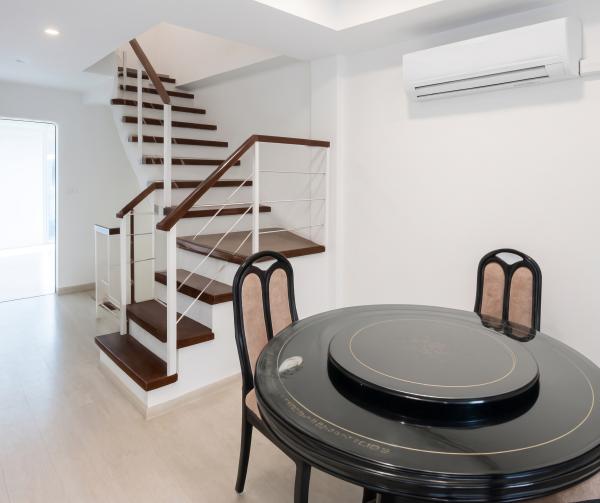 For Rent: Thanapat House Sathorn-Narathiwas 🏡 Renovated 3-Storey Townhouse in Rama 3